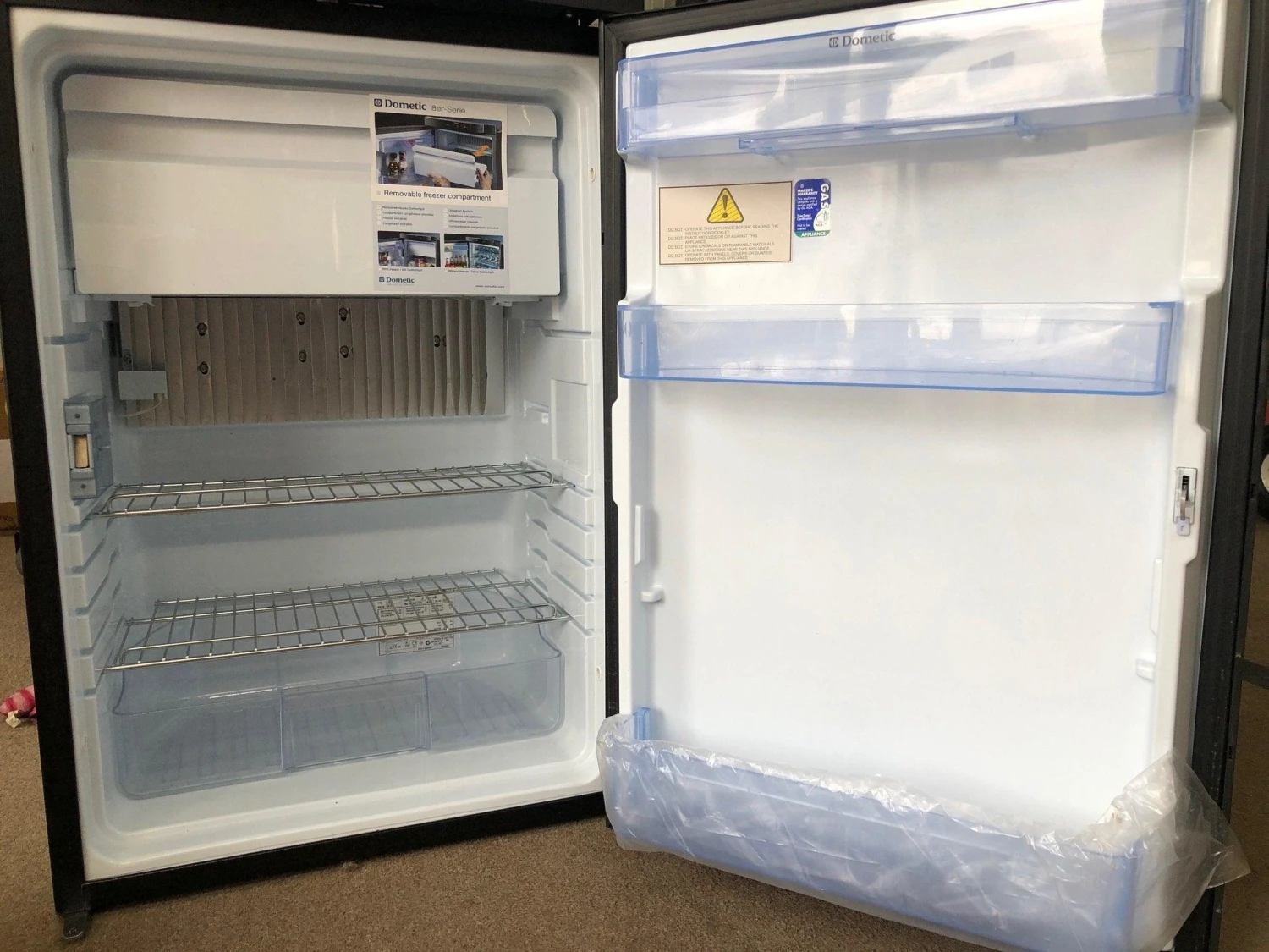 Dometic RM8501 106lt 3-way Fridge - Second Hand Fridge - Last One 3 Dometic RM8501 106lt 3-way Fridge - Second Hand Fridge - Last One - Image 3