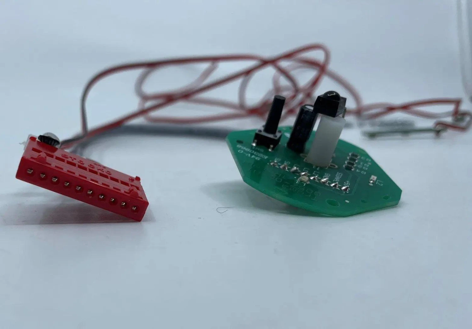 Truma Aventa Infrared Receiver And LED Harness Red Connector 2 Truma Aventa Infrared Receiver And LED Harness Red Connector - Image 2