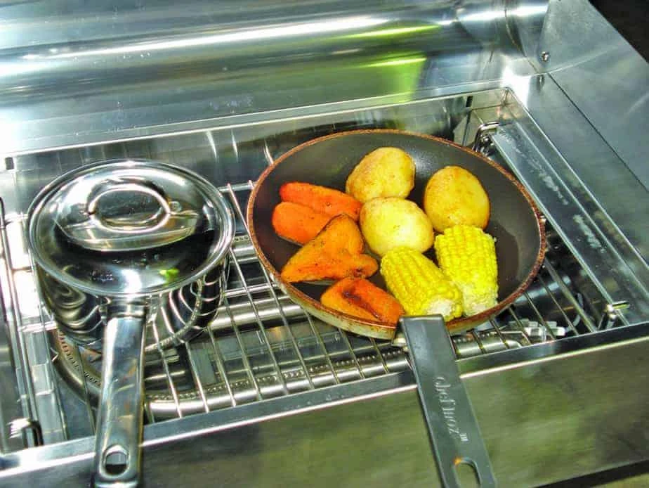 Sovereign Marine & RV Bushman-Bravo BBQ Small - Wire Plate 2 Sovereign Marine & RV Bushman-Bravo BBQ Small - Wire Plate - Image 2