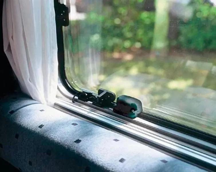 Truma Window Switch Combi 4E Combi 2E And Vario Heat 2 Truma Window Switch Combi 4E Combi 2E And Vario Heat - Image 2